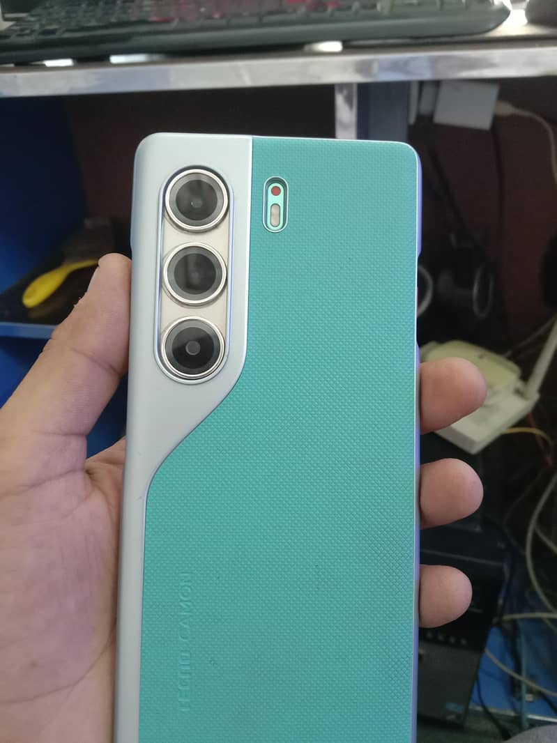 Tecno CAMON 40 Pro 3