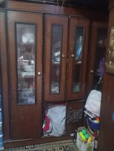 3 door divider and 2 door almari for urgent sale