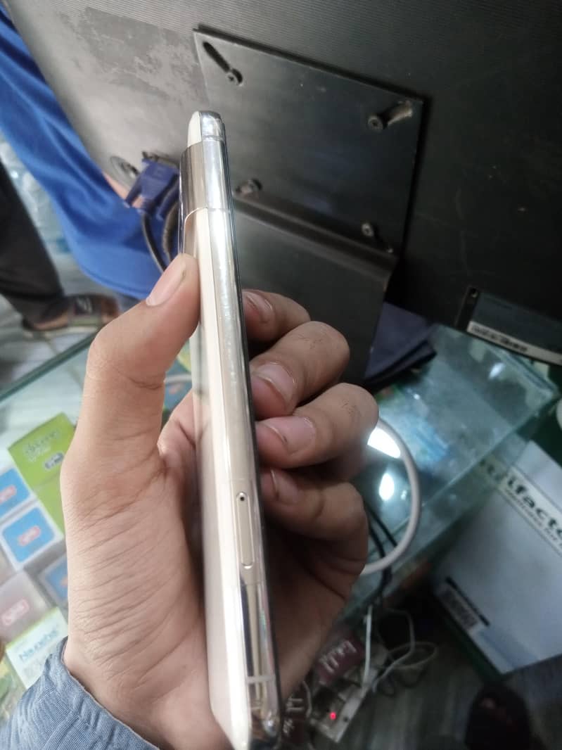 Google Pixel 8 Pro 2