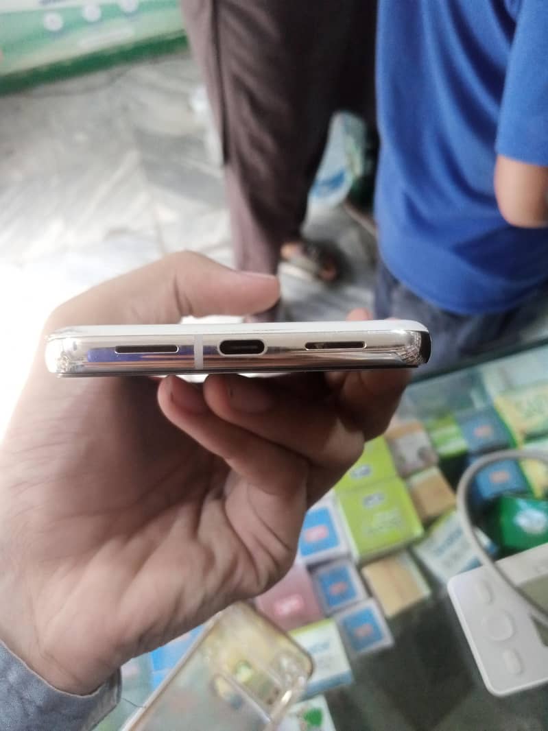 Google Pixel 8 Pro 3