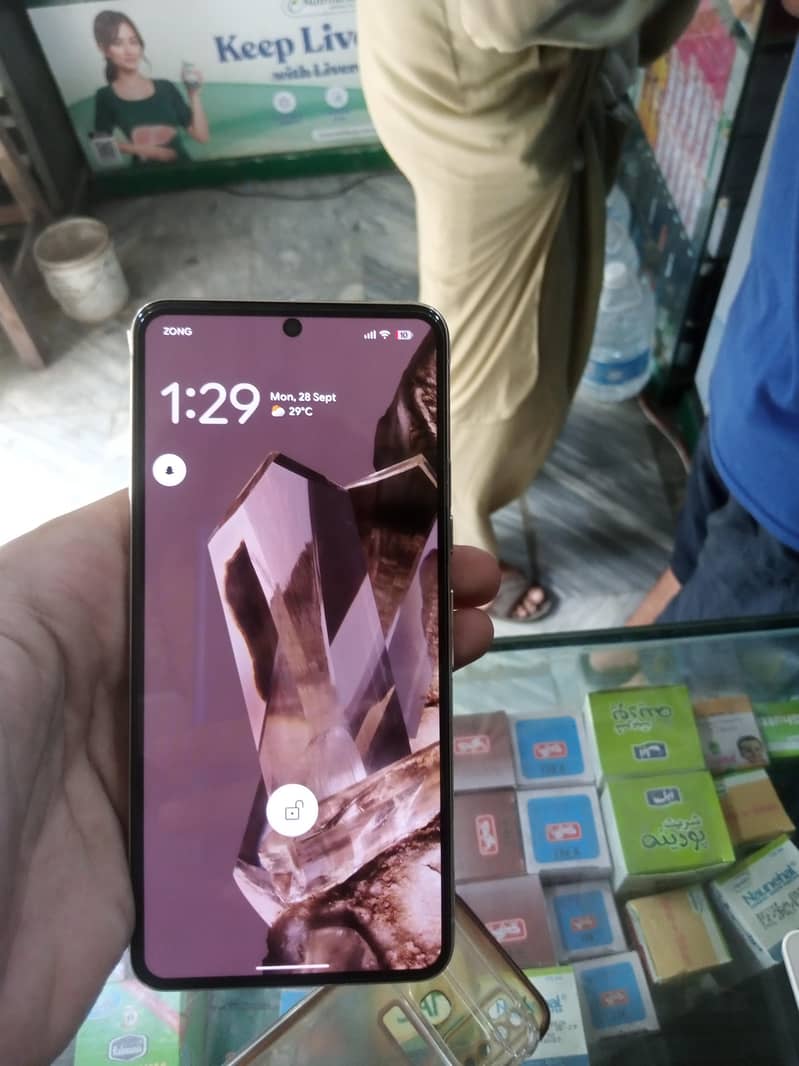 Google Pixel 8 Pro 4