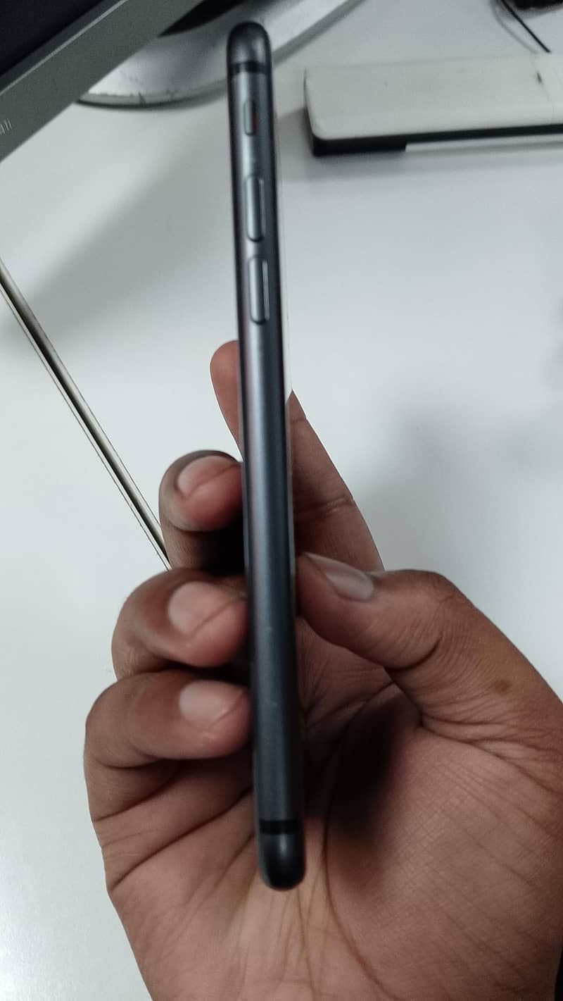 Apple iPhone 8 6