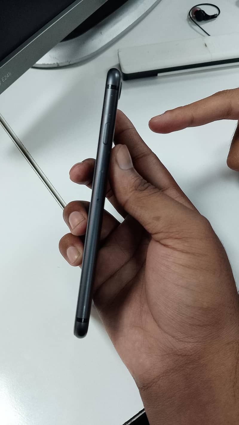 Apple iPhone 8 8