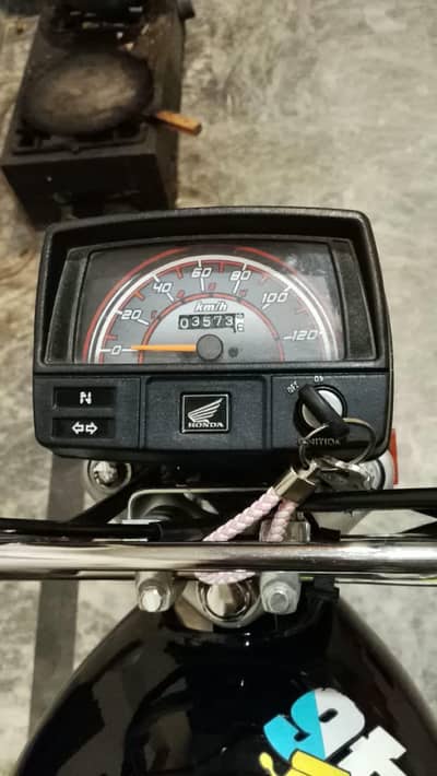 CD 70 | Black Color Neat & Clean Bike