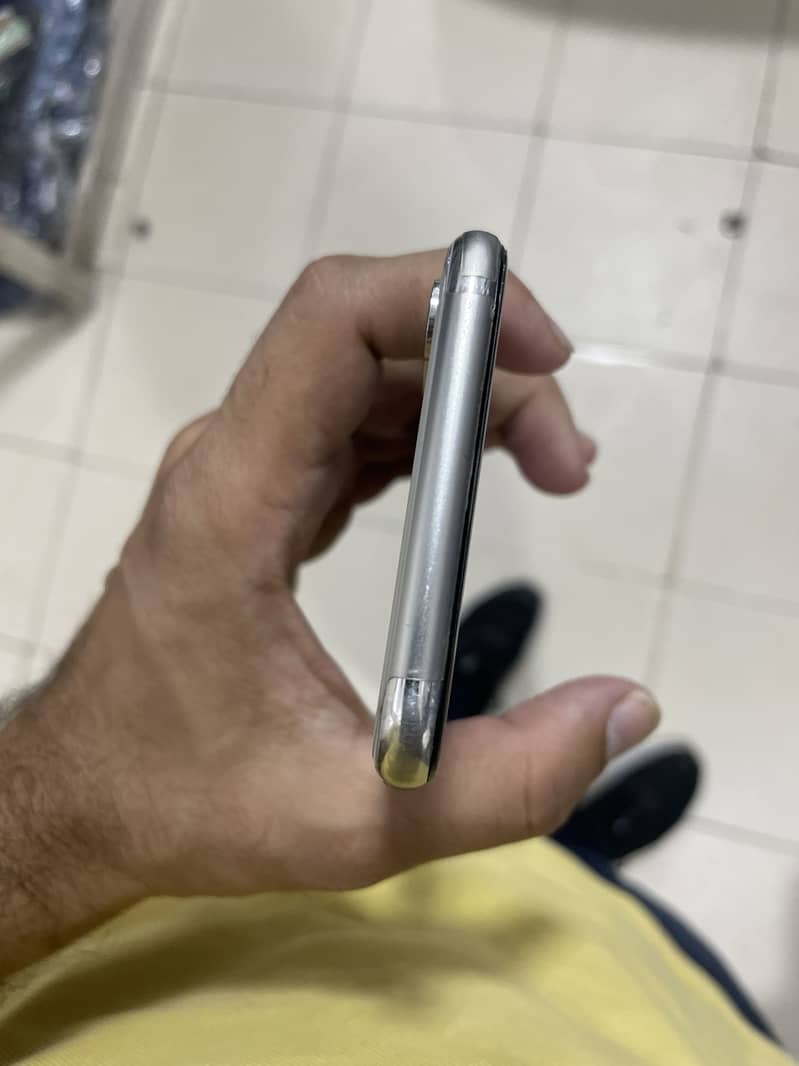 Apple iPhone X 0