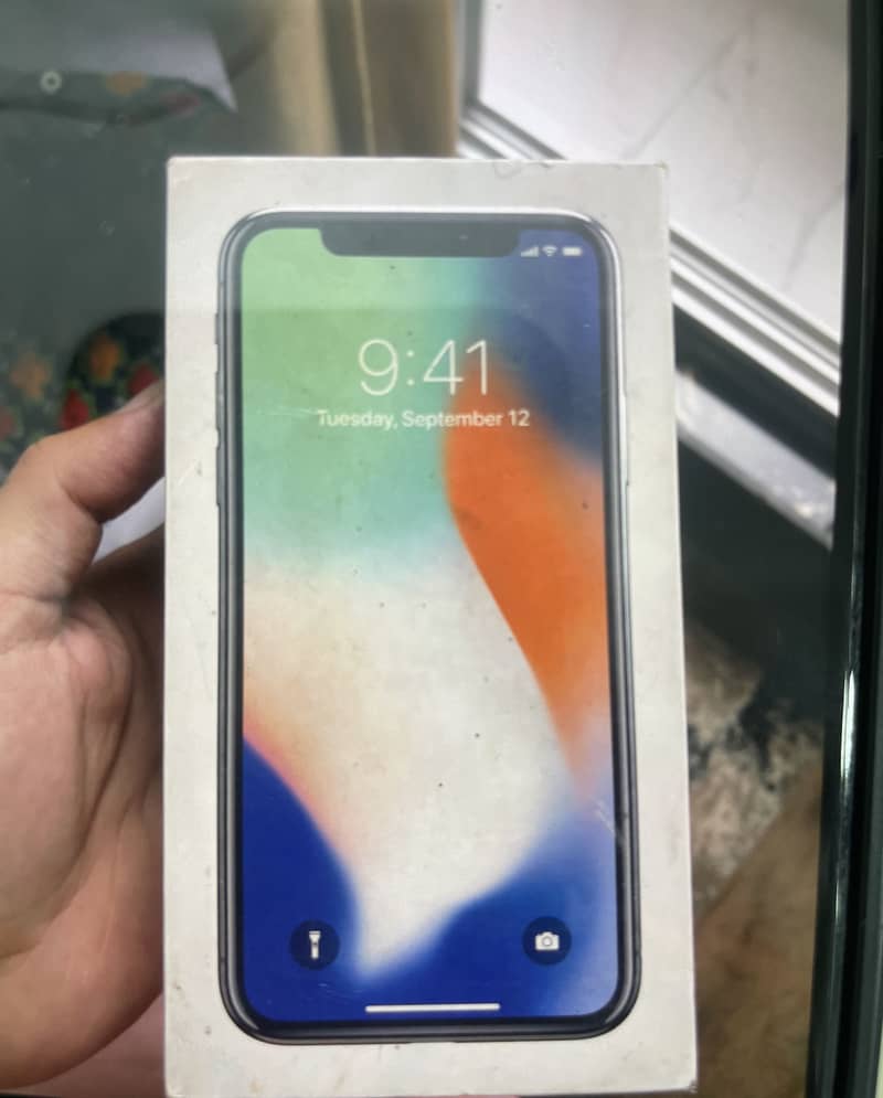 Apple iPhone X 4