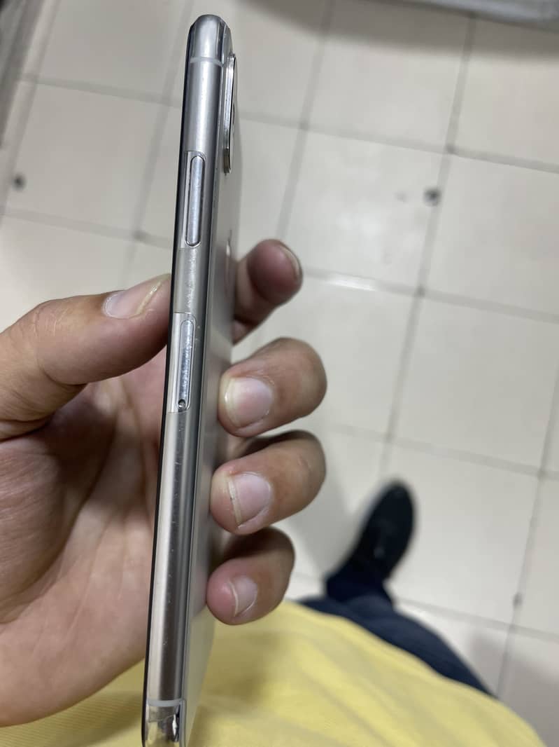 Apple iPhone X 10