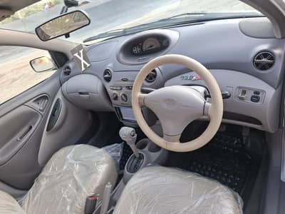 Toyota Platz 2001
