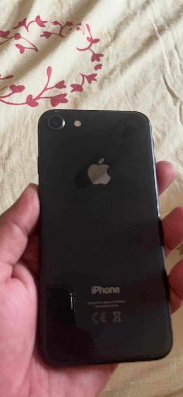 Apple iPhone 8 3