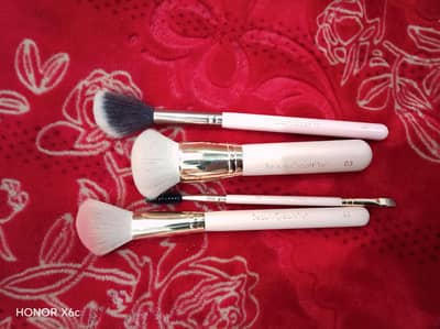 make up brushes
