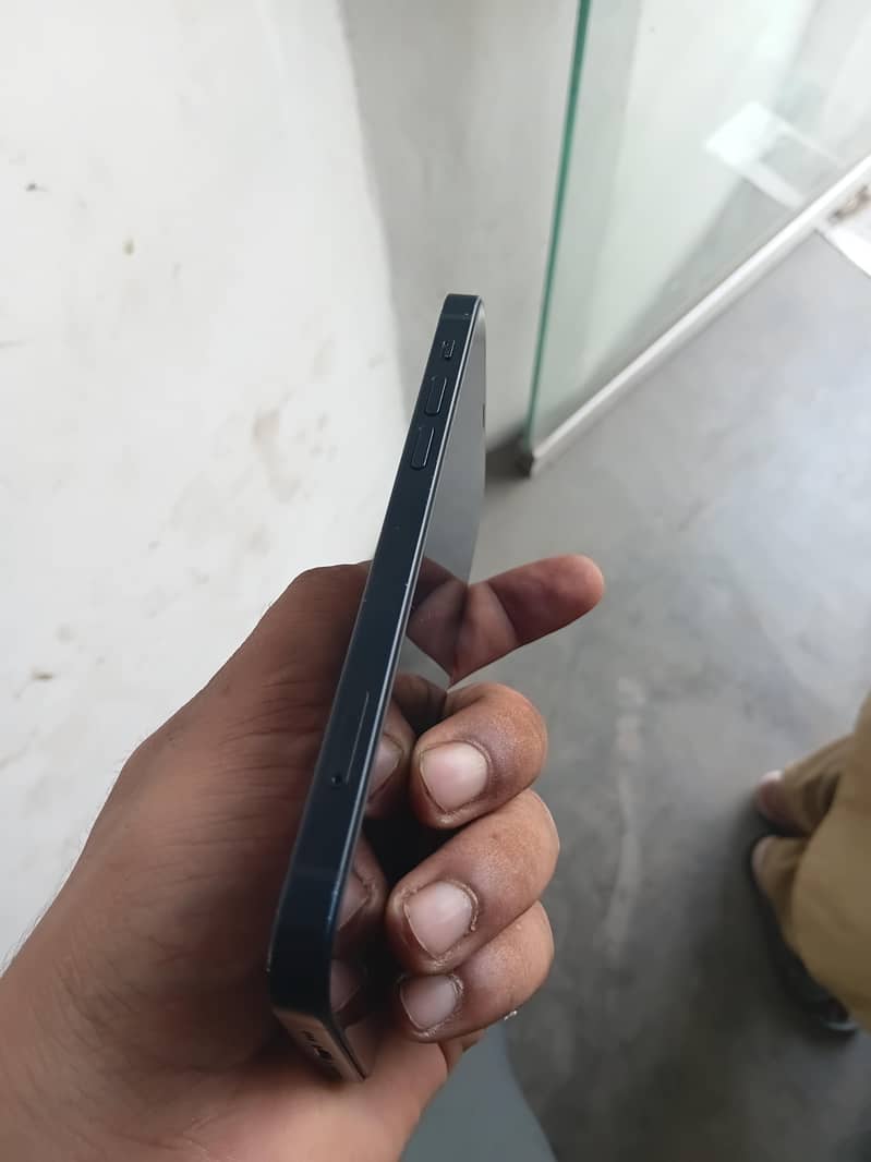 Apple iPhone 12 1