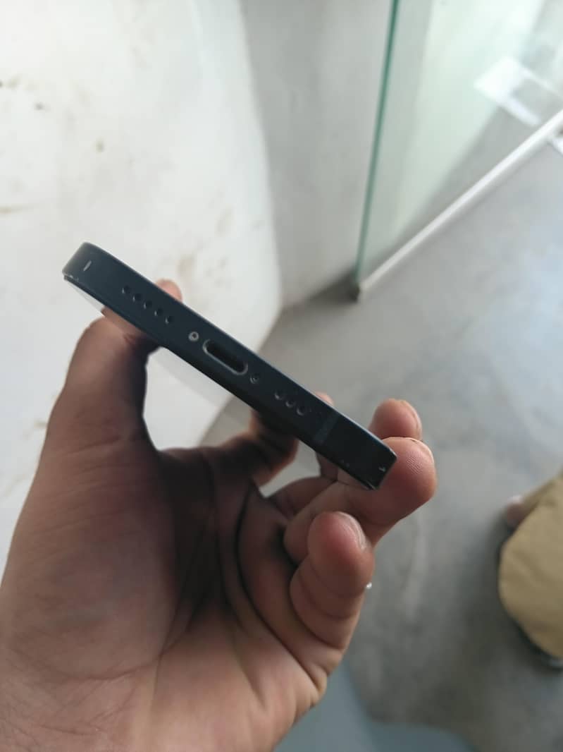Apple iPhone 12 2