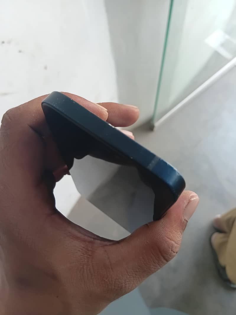 Apple iPhone 12 3