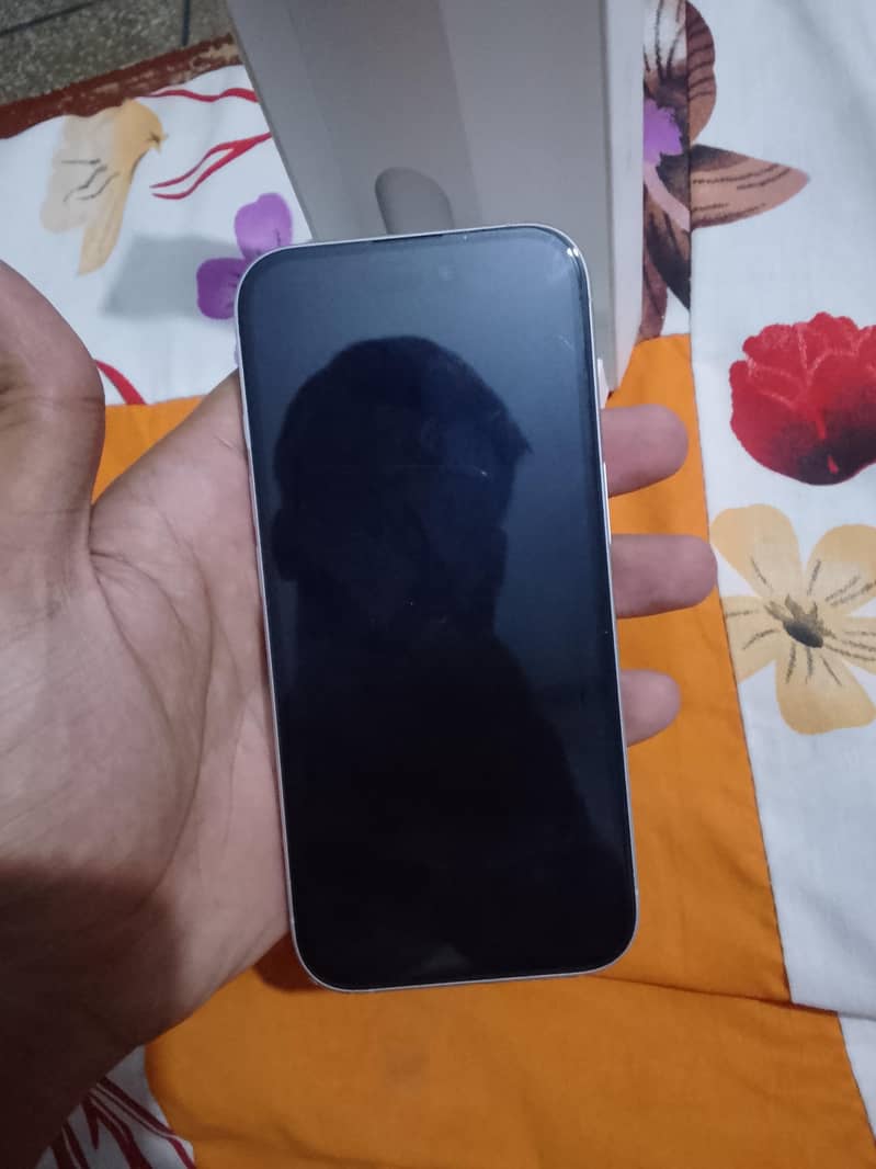 Apple iPhone 16 1