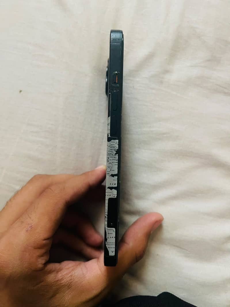 Apple iPhone 13 1