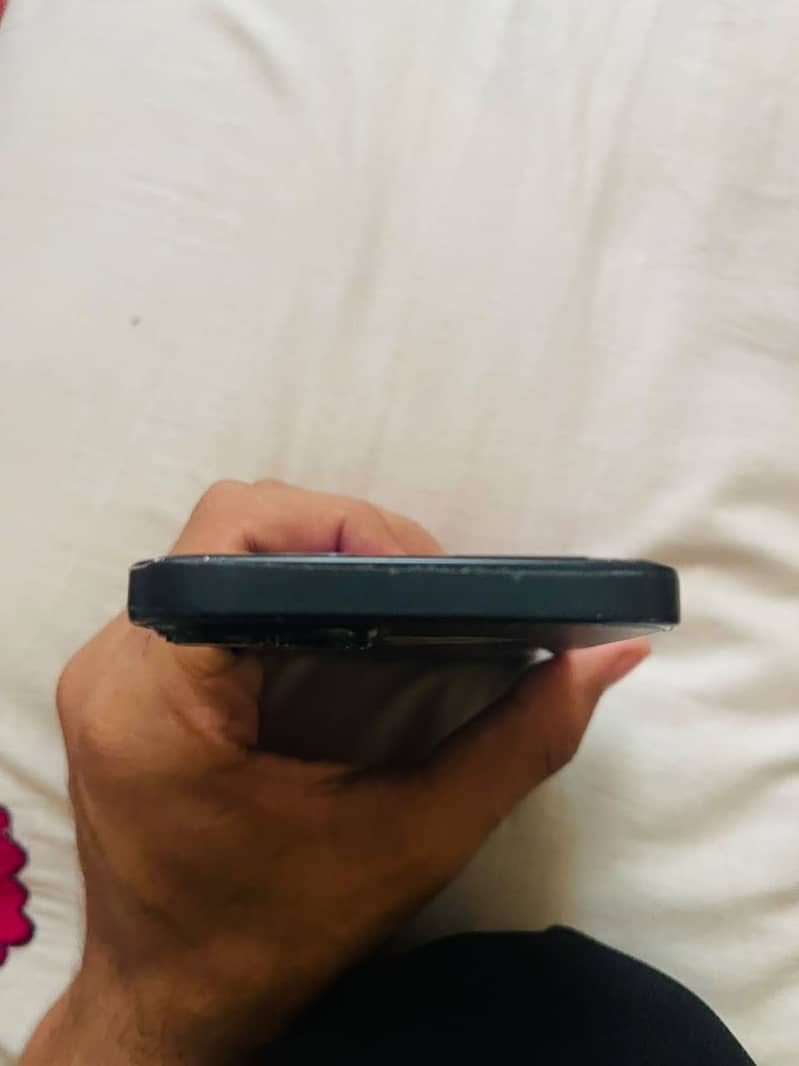 Apple iPhone 13 3