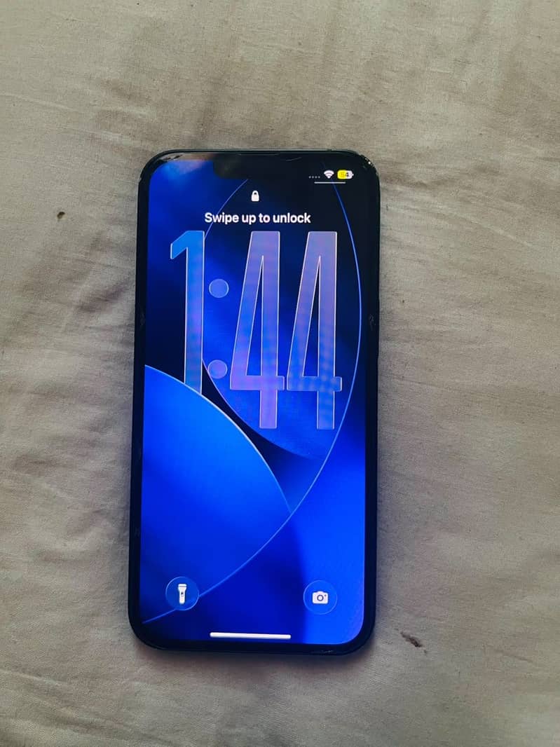 Apple iPhone 13 4