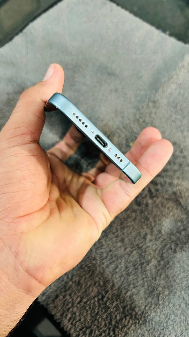 Apple iPhone 16 1