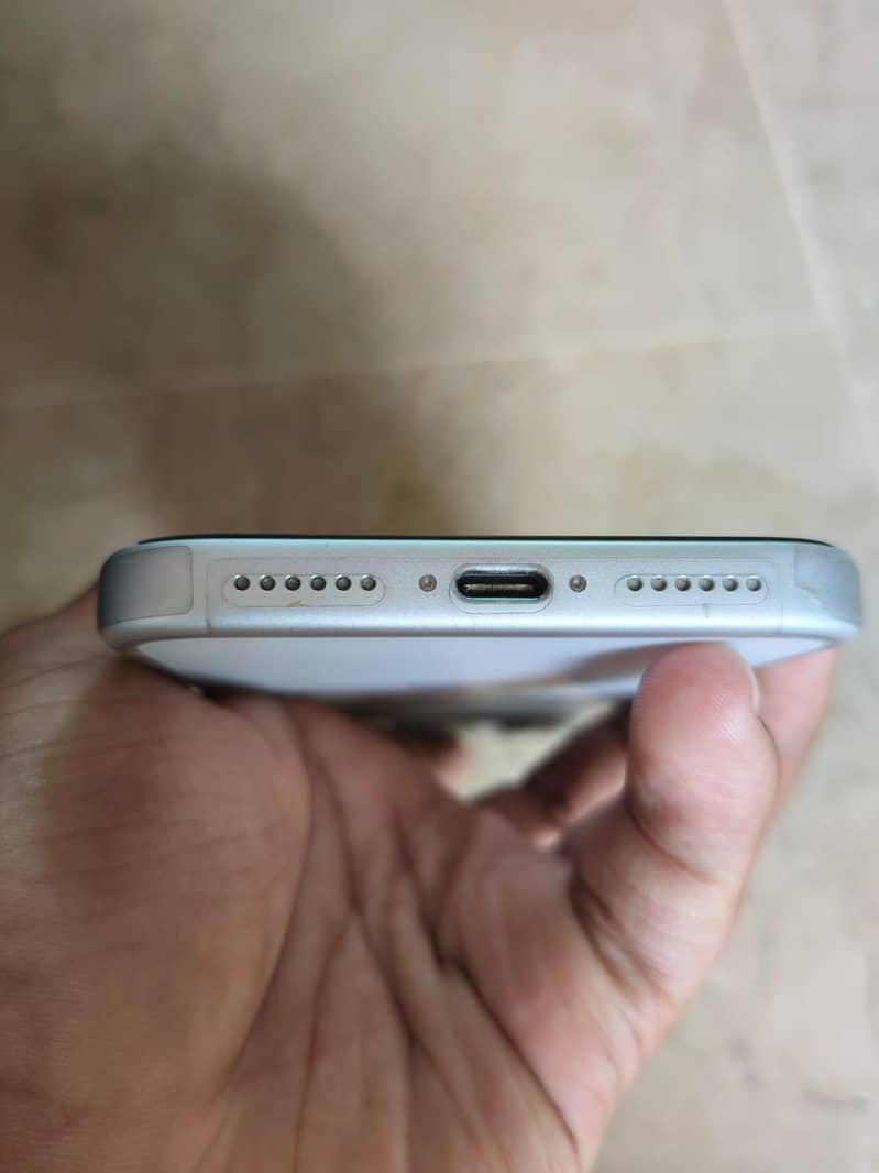 Apple iPhone 17 Pro Max 4