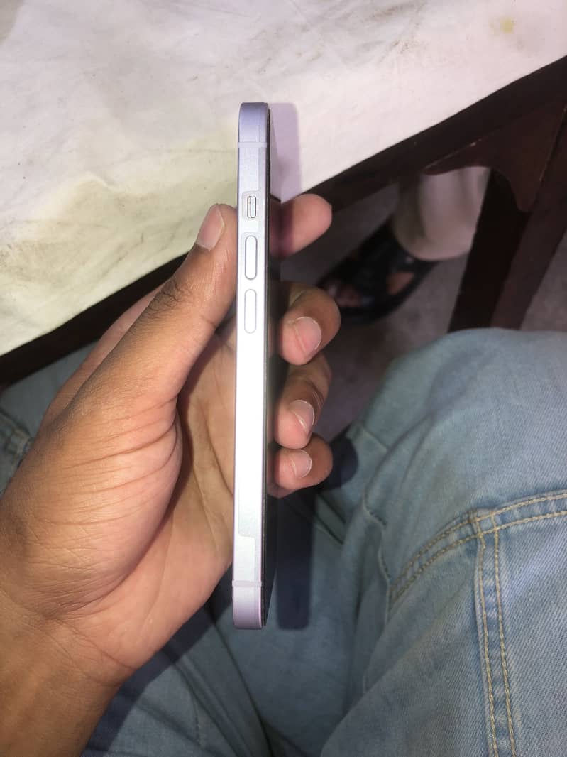 Apple iPhone 14 3