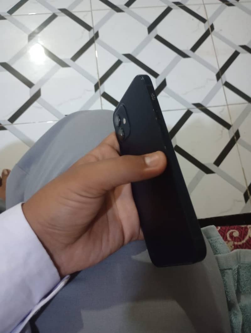 Apple iPhone 12 2