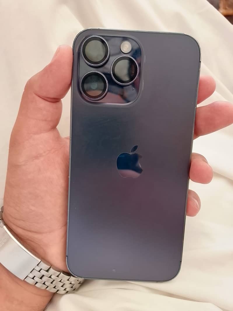 iPhone 14 Pro Max 1