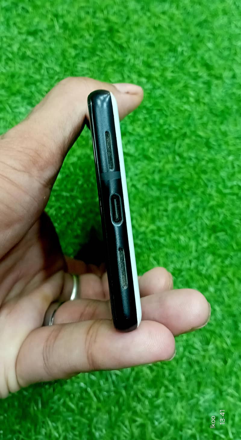 Google Pixel 6 4