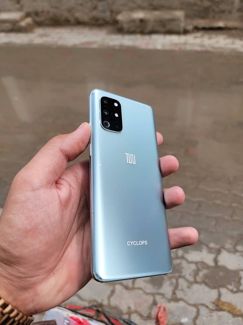 One Plus mobile 10