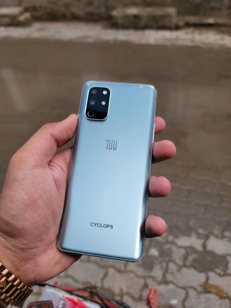 One Plus mobile 11