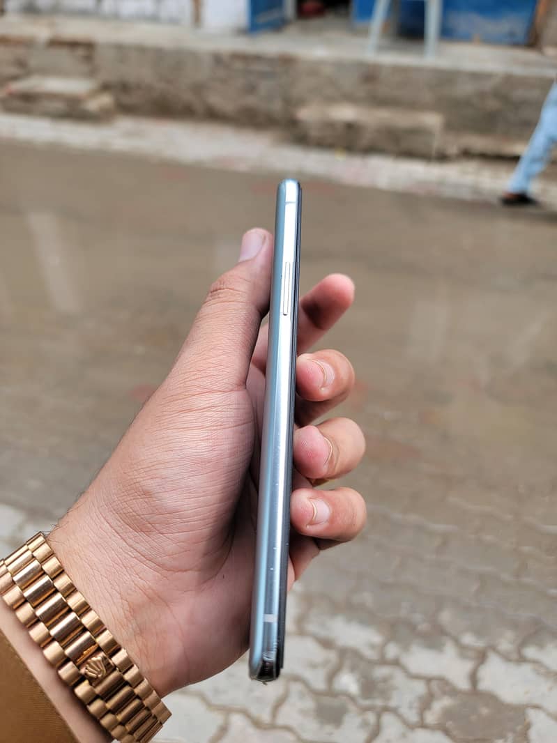 One Plus mobile 13
