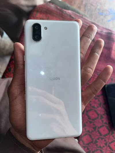 Sharp Aquos R3