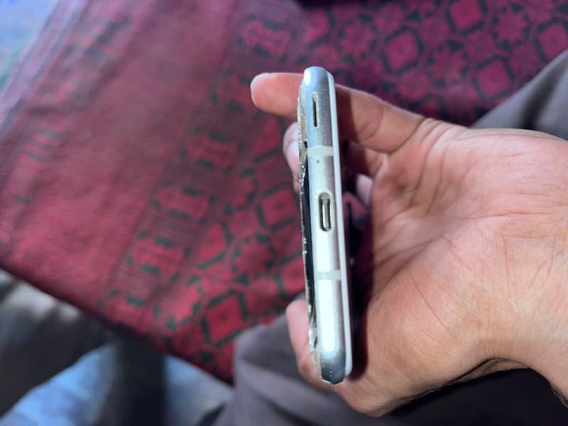 Sharp Aquos R3 1