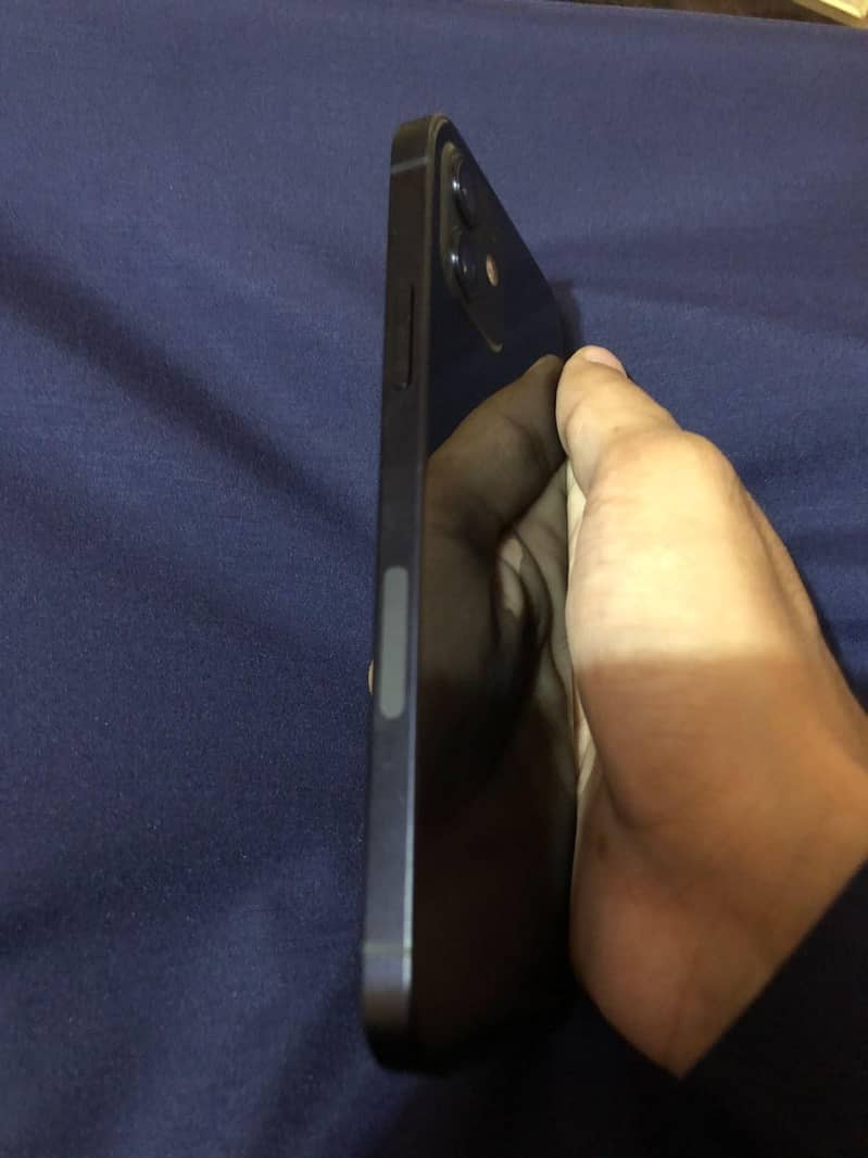 Apple iPhone 12 3