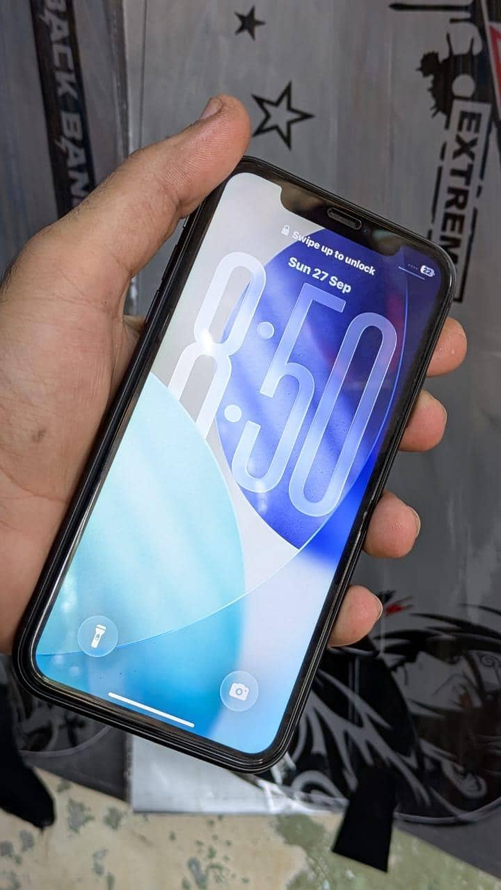 Apple iPhone 11 0