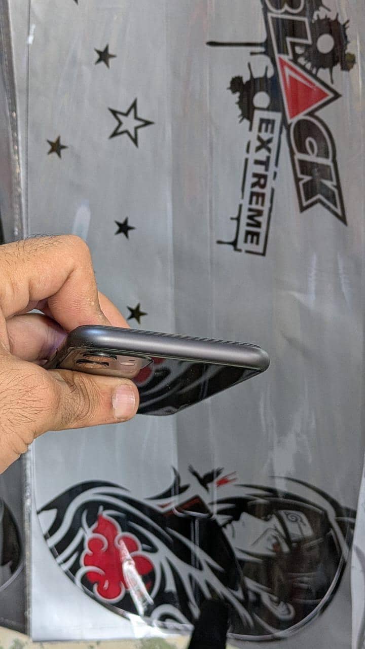 Apple iPhone 11 5