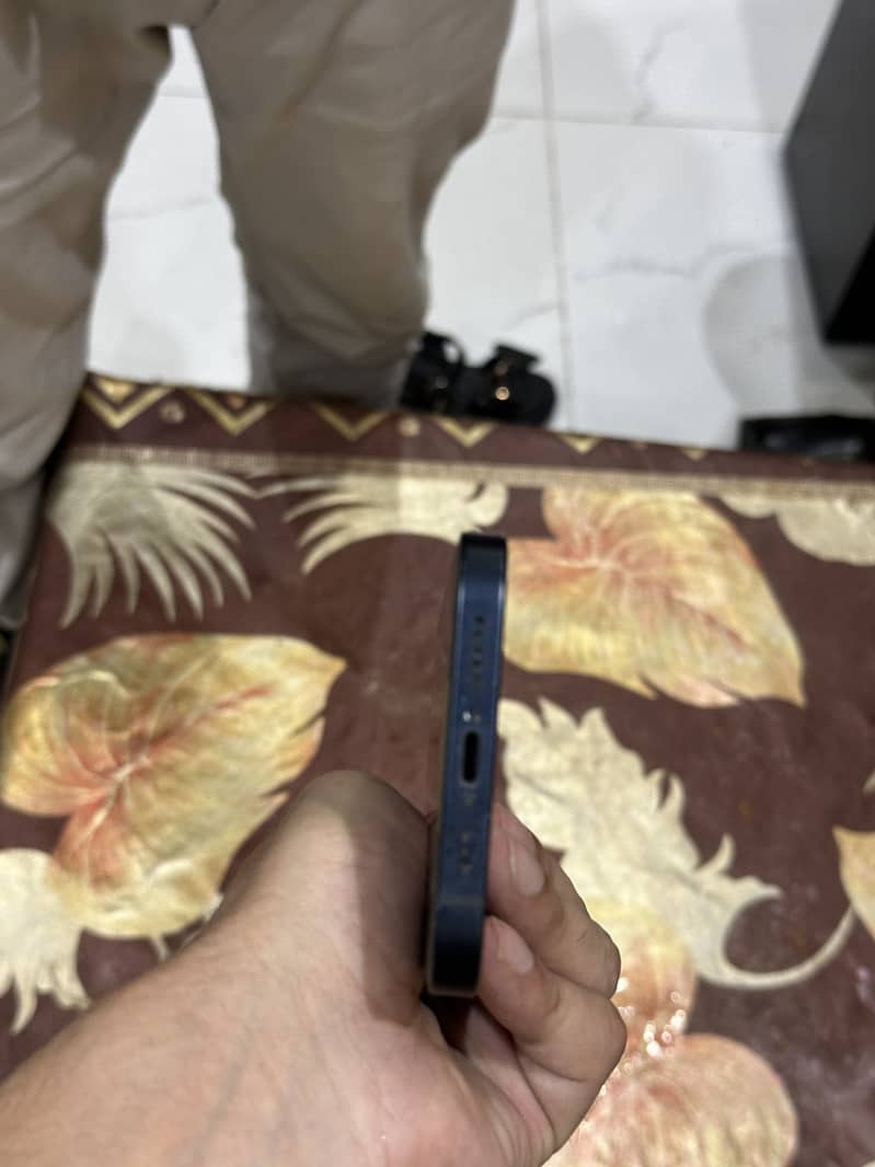 Apple iPhone 12 5