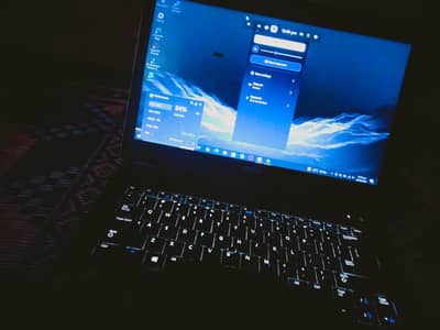 i5 4th Gen laptop Gaming,Video Editing Sim,SD Card,BacklightKeyboard