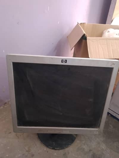 HP 17" LCD FOR SALE WITH BASE