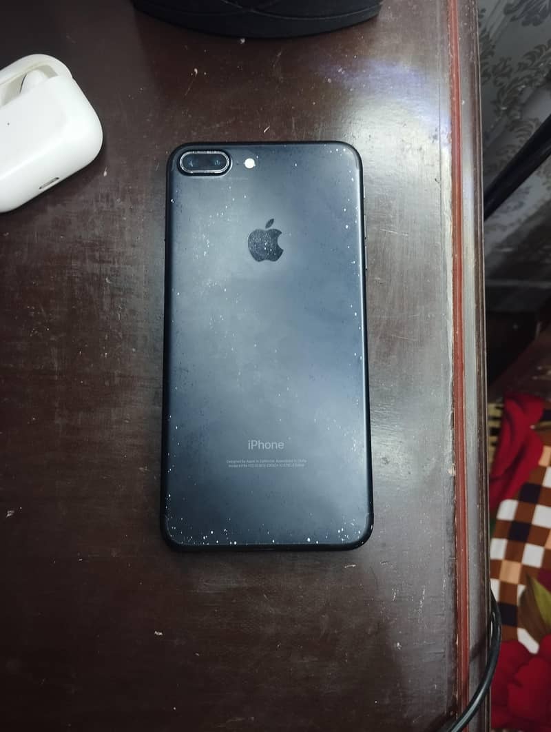 Apple iPhone 7 Plus 1