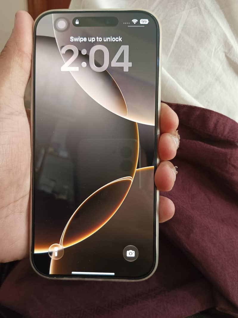 Apple iPhone 16 Pro Max 1