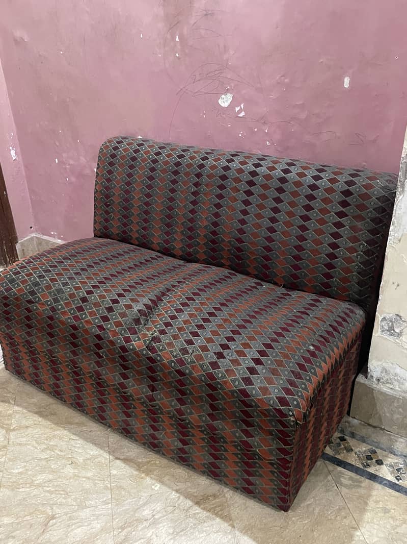 Sofas used condition 2 seter and 1/1 seter 4