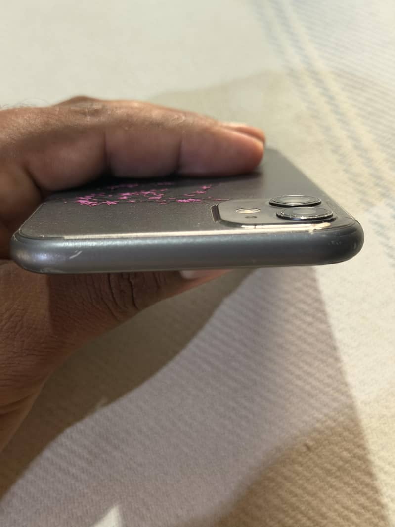Apple iPhone 11 3