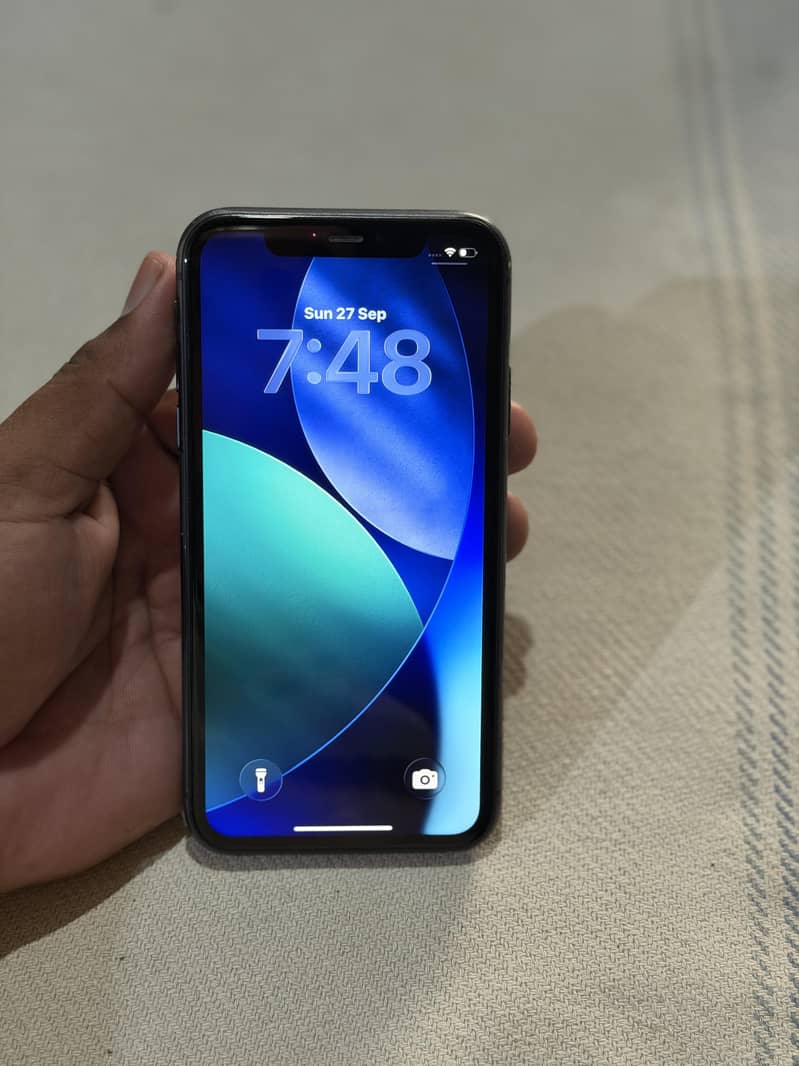 Apple iPhone 11 4
