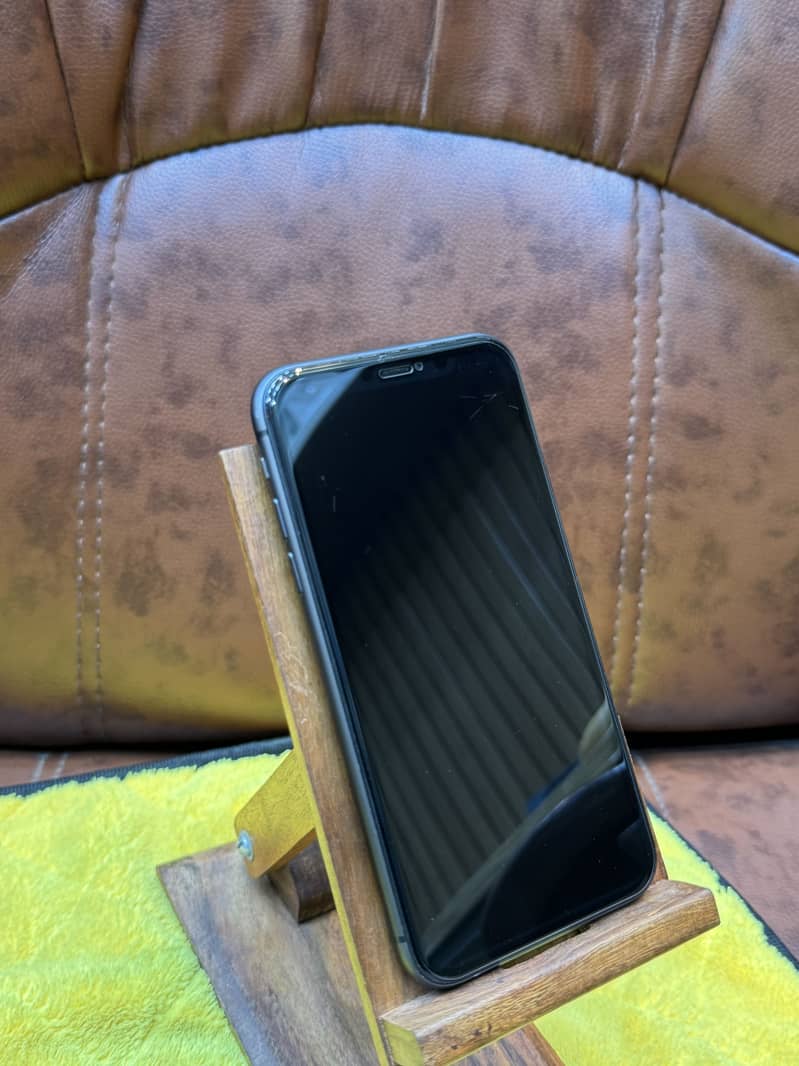 Apple iPhone 11 3