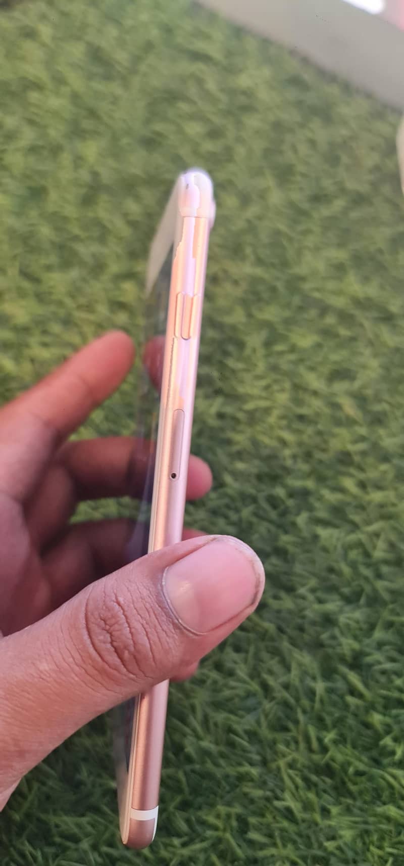 Apple iPhone 7 Plus 3