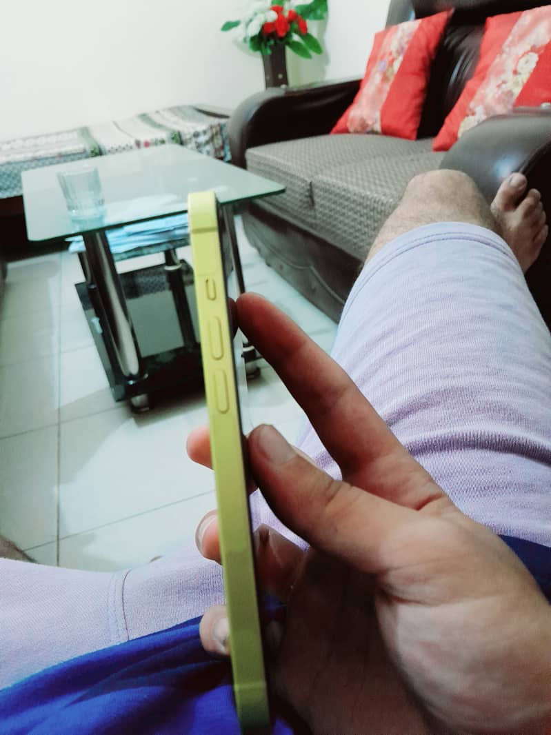 Apple iPhone 14 4