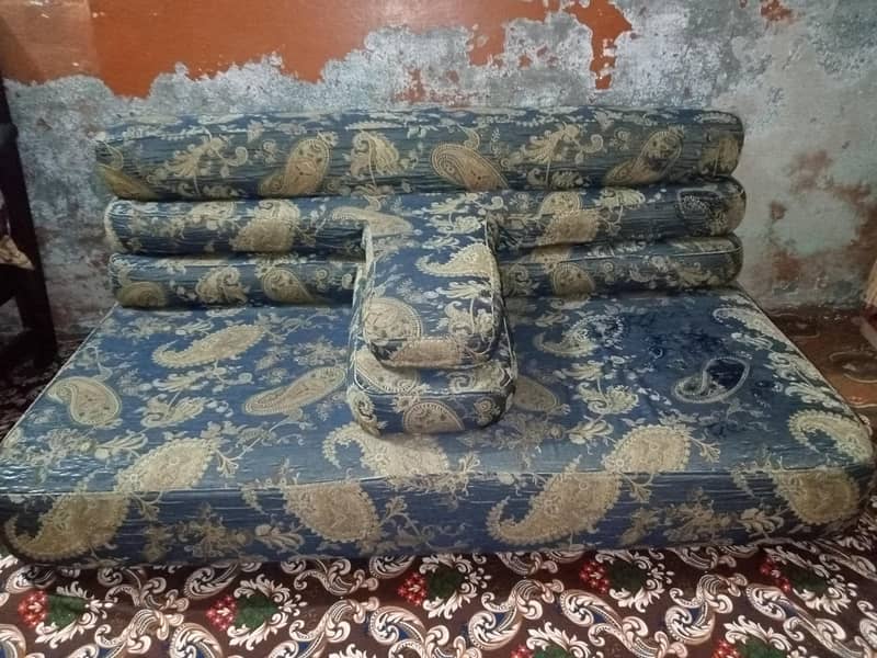 2 seater sofa,f5 1
