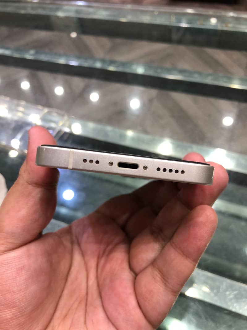 Apple iPhone 13 3