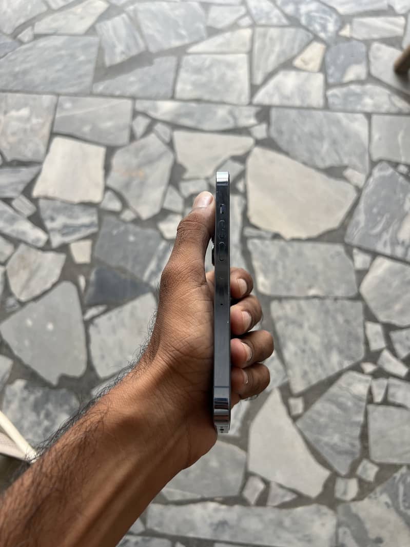 iPhone 13 Pro 4