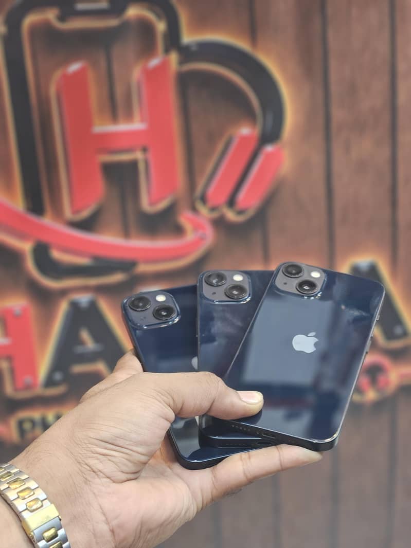 Apple iPhone 13 2